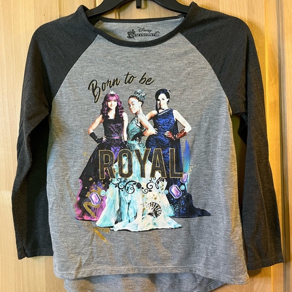 Disney Descendants shirt- 10/12 - Picture 1 of 2
